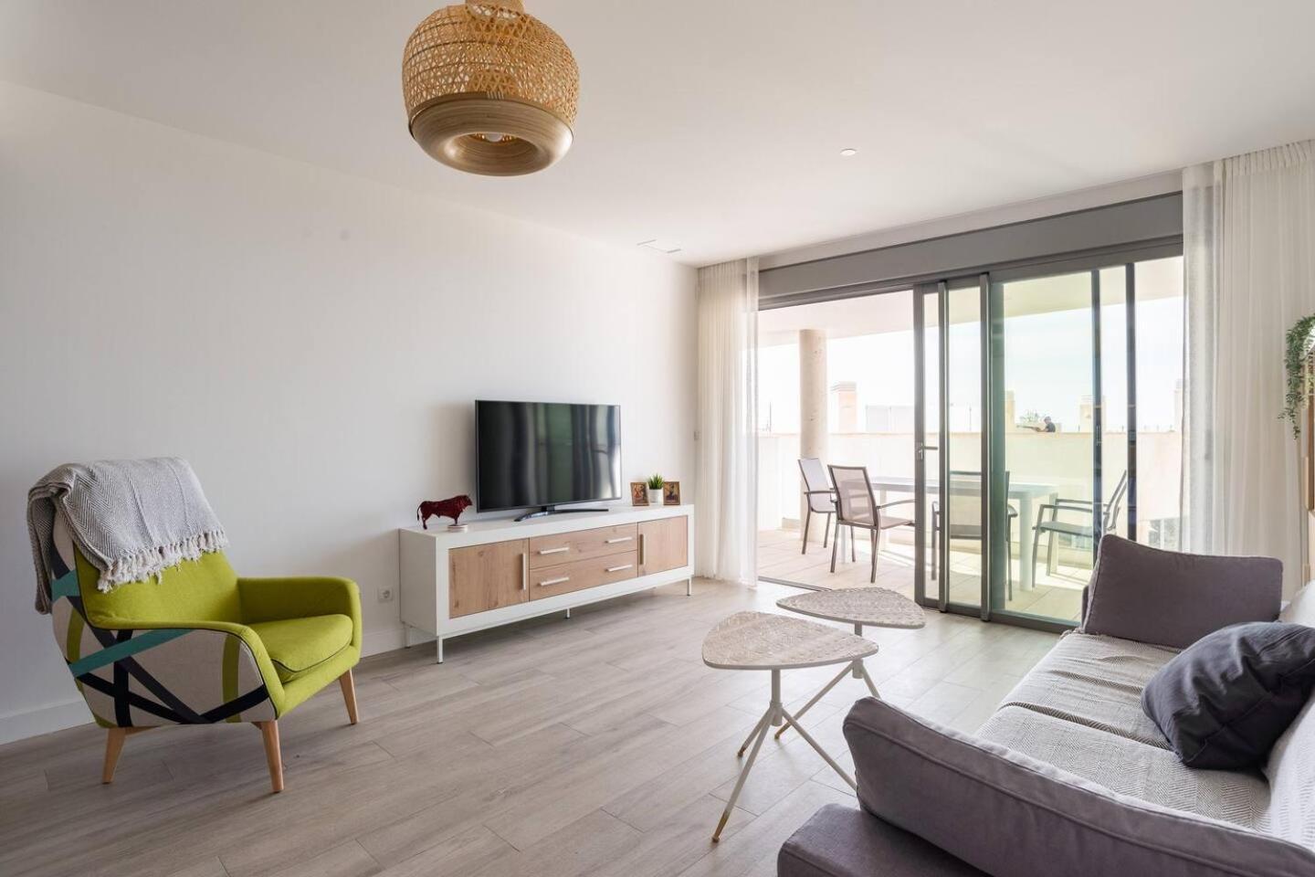 Mediterranean Apartment With Sea Views In Михас Экстерьер фото