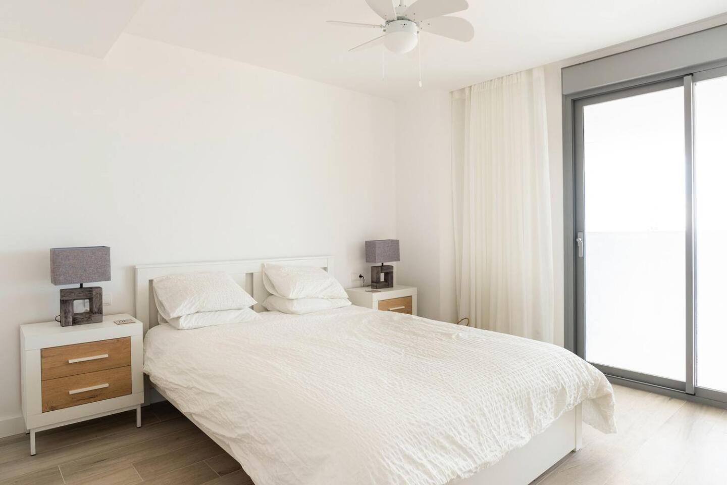 Mediterranean Apartment With Sea Views In Михас Экстерьер фото