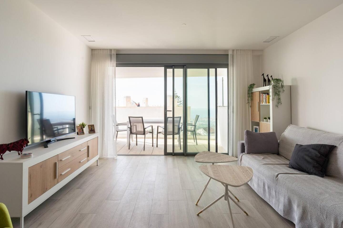 Mediterranean Apartment With Sea Views In Михас Экстерьер фото