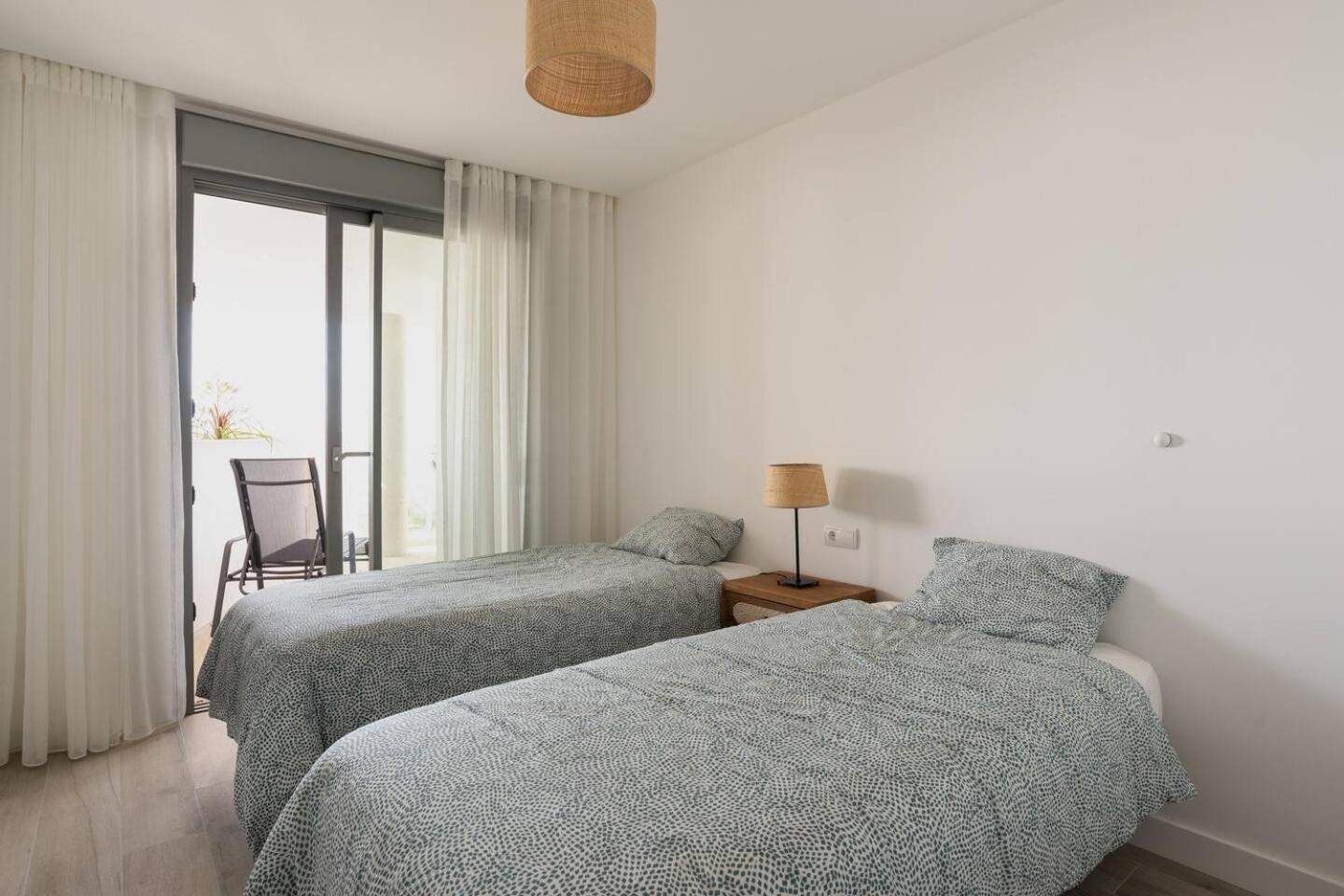 Mediterranean Apartment With Sea Views In Михас Экстерьер фото