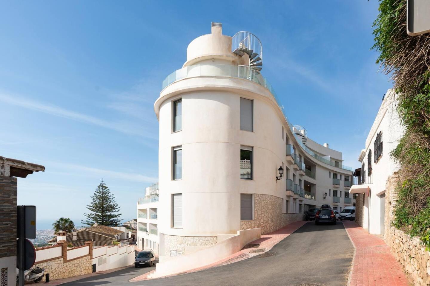 Mediterranean Apartment With Sea Views In Михас Экстерьер фото